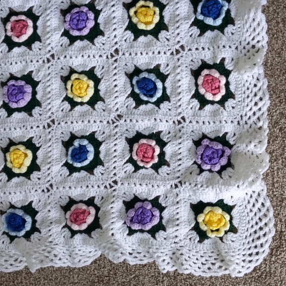 Vintage Rose Granny Square Crochet Blanket Afghan Handknit floral multic… - Picture 2 of 8